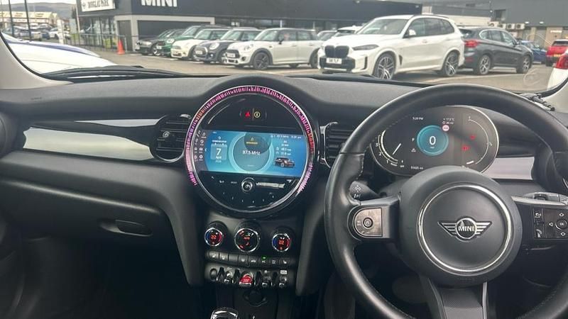 Used Mini Cooper Classic 134 HP (98 kW) 2023 Silver Hatchback