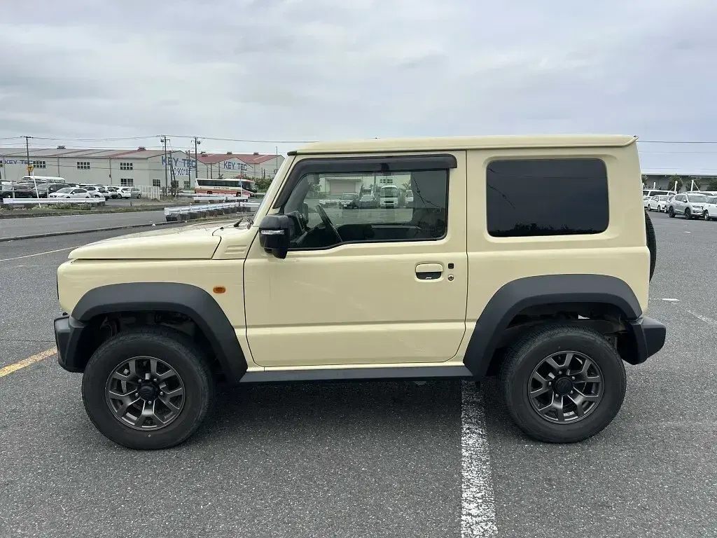 Used Suzuki Jimny SZ5 102 HP (75 kW) 2021 Ivory SUV