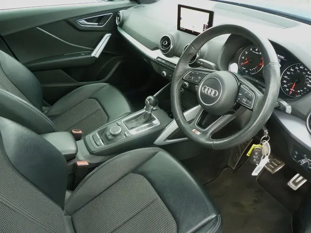 Second-hand Audi Q2 S-Line 190 CP (139 kW) 2017 Albastru SUV