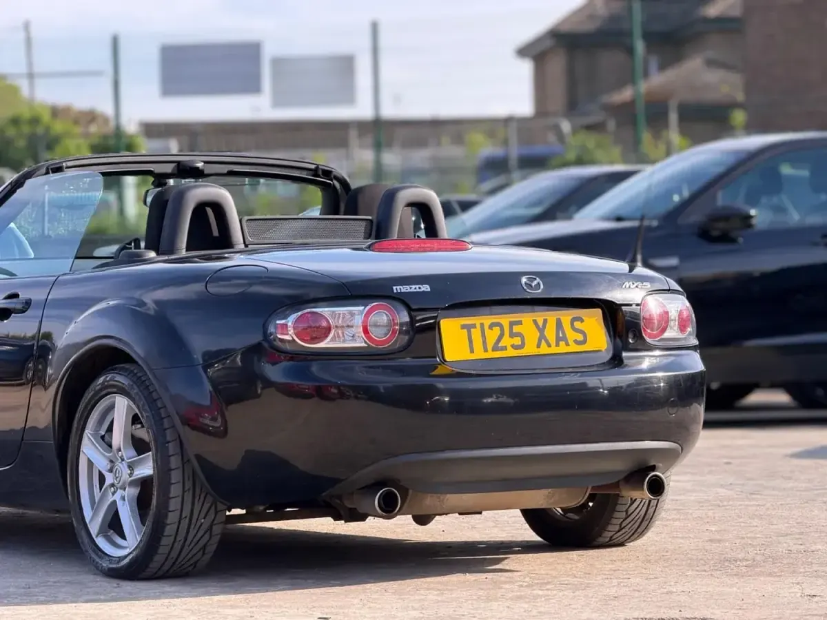 Używany Mazda MX5 126 KM (92 kW) 2007 Czarny Kabriolet
