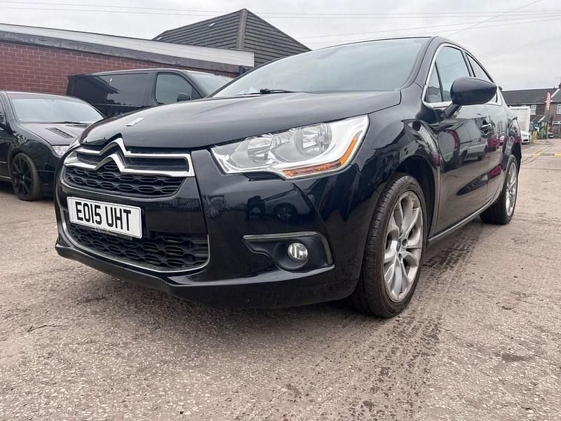 Usado Citroën DS4 115 HP (84 kW) 2015 Preto Citadino