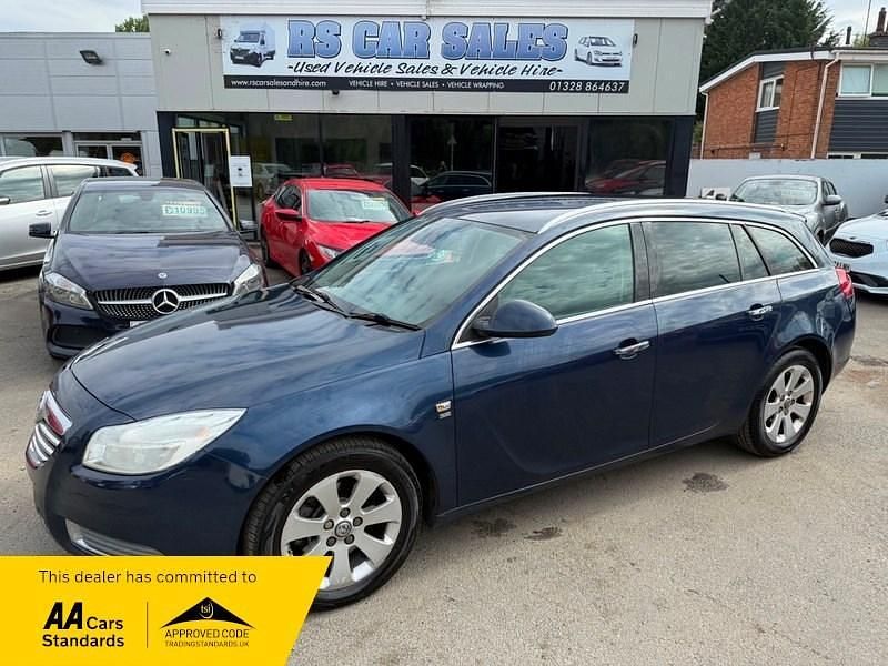 Blue Used 2013 Vauxhall Insignia Estate | £3,995 (Fair price) - Image 1/4