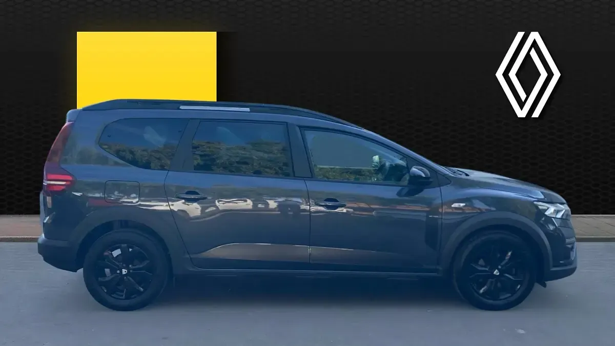 Used Dacia Jogger Extreme 109 HP (80 kW) 2022 Grey MPV