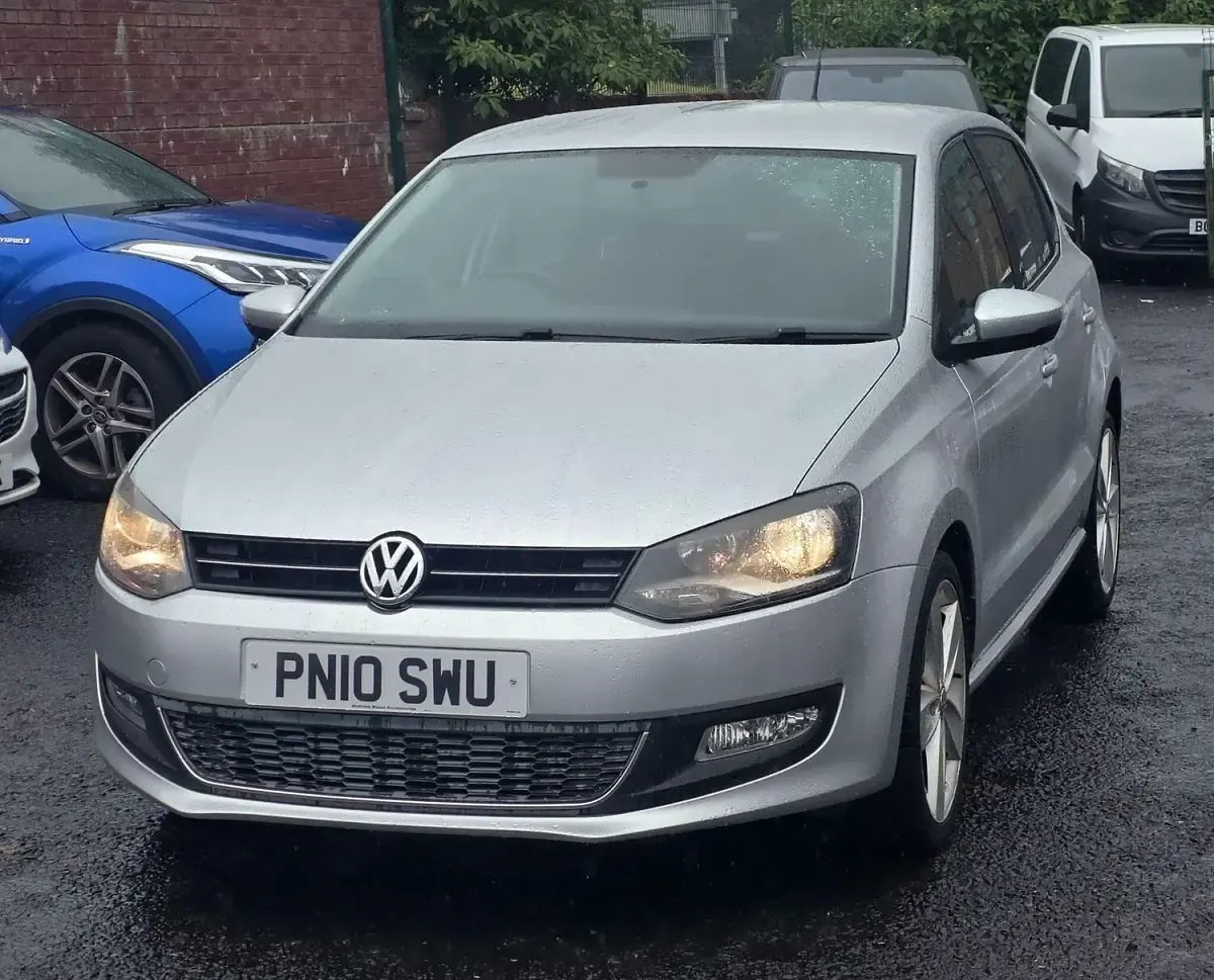 Used VW Polo SEL 85 HP (62 kW) 2010 Silver Hatchback