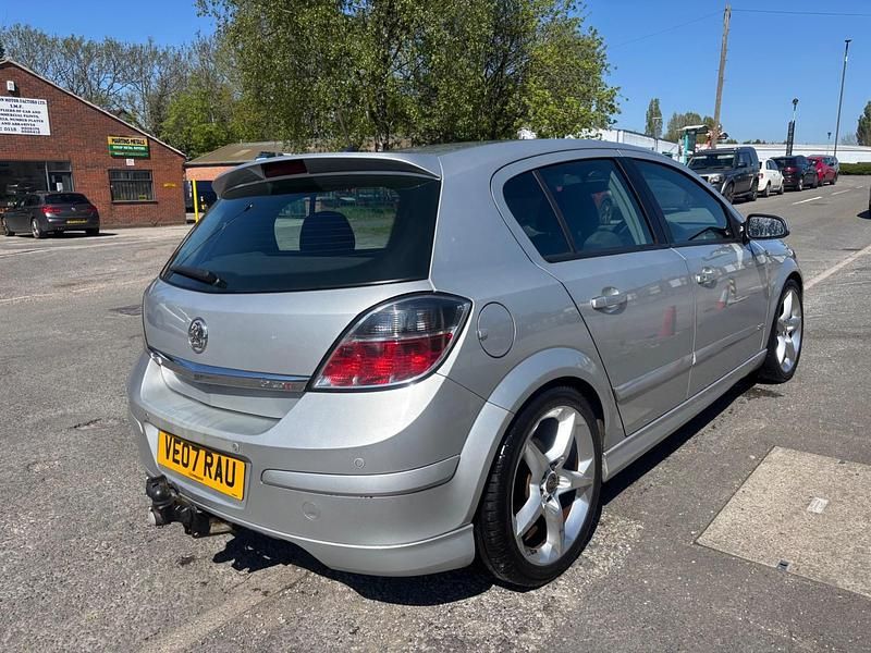 Used Vauxhall Astra SRi 150 HP (110 kW) 2007 Silver Hatchback