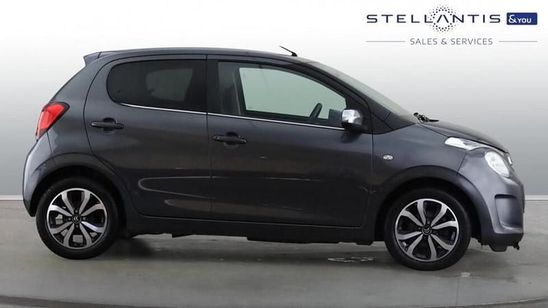 Used Citroën C1 Shine 71 HP (52 kW) 2021 Red Hatchback