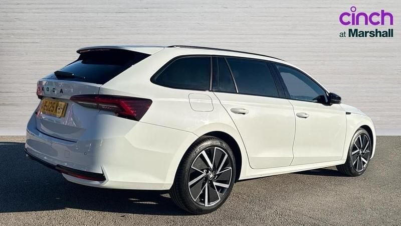 Used Skoda Octavia SportLine 150 HP (110 kW) 2025 White