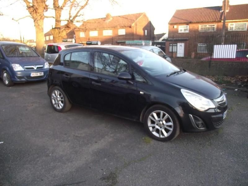 Used Vauxhall Corsa S 85 HP (62 kW) 2011 Black Hatchback