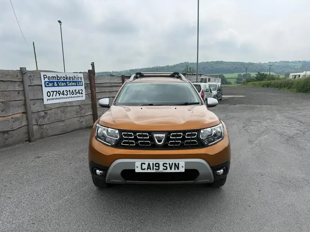 Used Dacia Duster Prestige 150 HP (110 kW) 2019 Orange SUV