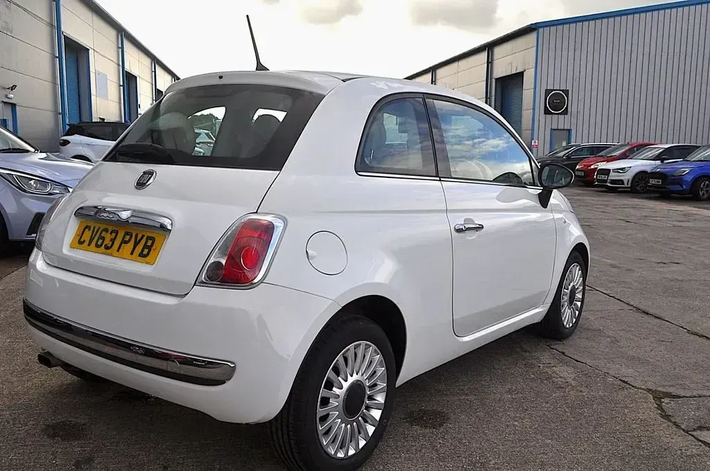 Used Fiat 500 Lounge 69 HP (50 kW) 2013 White Hatchback