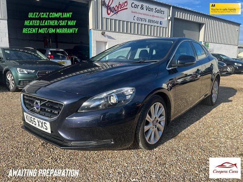 Blue Used 2015 Volvo V40 SE Lux Estate | £7,895 (Fair price) - Image 1/1