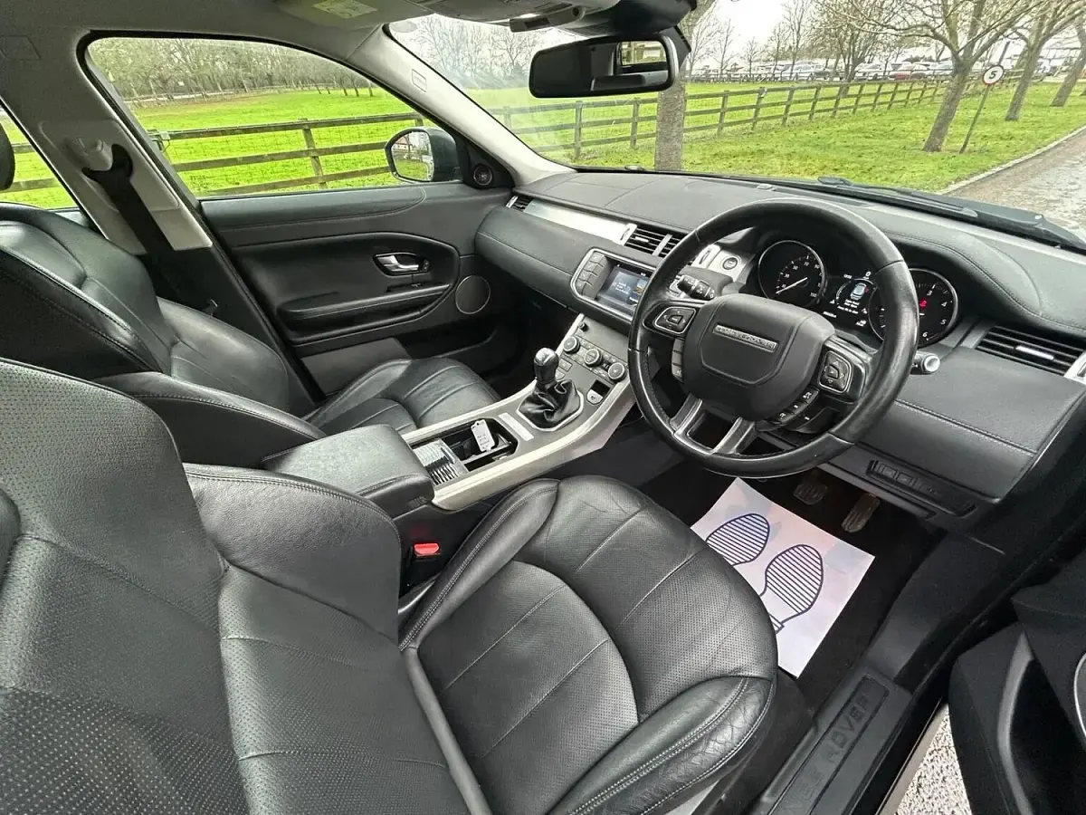 Used Land Rover Range Rover evoque SE 150 HP (110 kW) 2016 Black Estate
