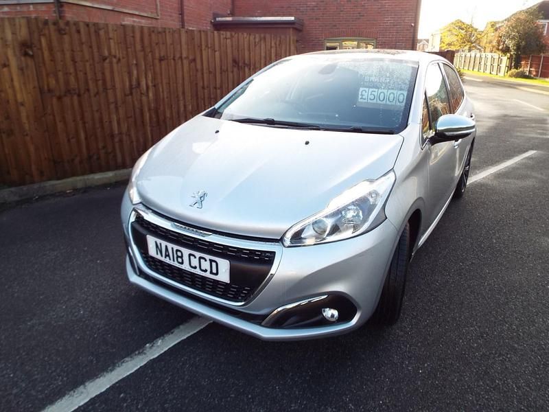 Used Peugeot 208 Allure Premium 2018 Silver Hatchback