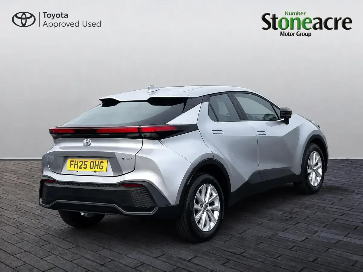 Used Toyota C-HR 140 HP (102 kW) 2025 Silver SUV