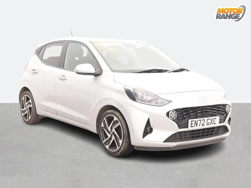 Used Hyundai i10 Premium 67 HP (49 kW) 2023 Silver Hatchback