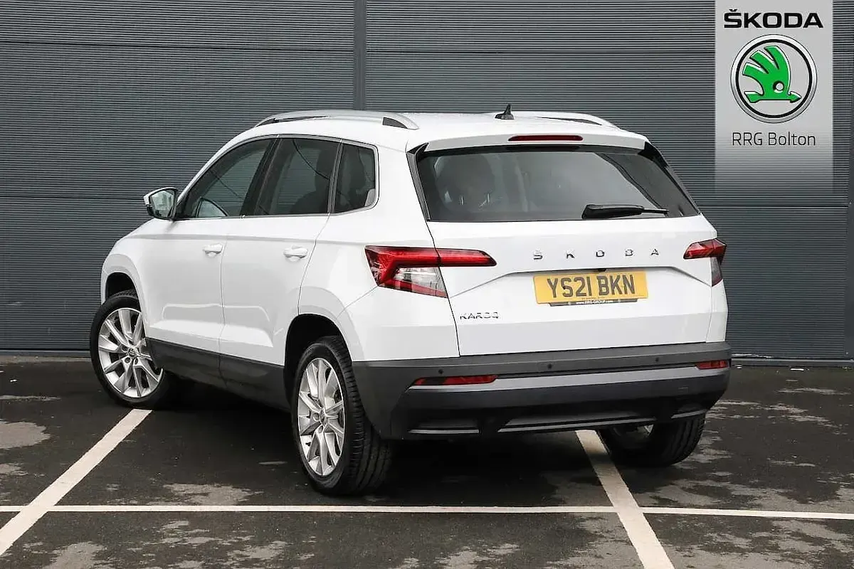 Used Skoda Karoq SE L 150 HP (110 kW) 2021 Moon white metallic SUV
