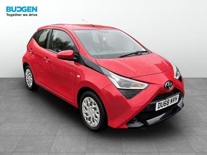 Usado Toyota Aygo X-play 2018 Vermelho Citadino