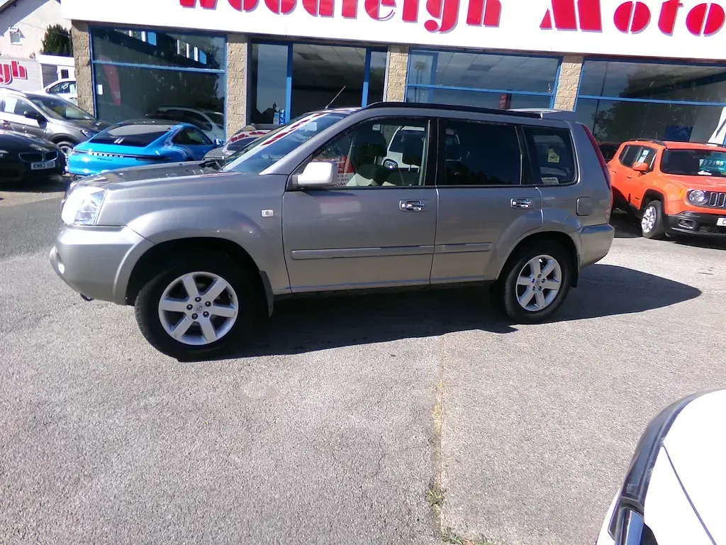 Used Nissan X-Trail 136 HP (100 kW) 2006 Silver SUV