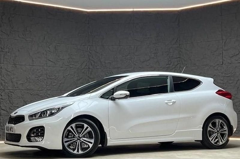 Used Kia ProCeed GT-Line 134 HP (98 kW) 2016 White Hatchback