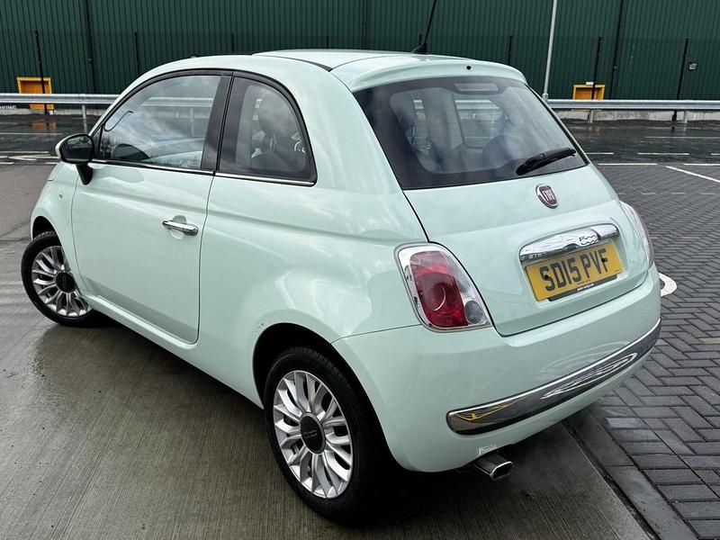 Usado Fiat 500 Lounge 69 HP (50 kW) 2015 Verde Citadino