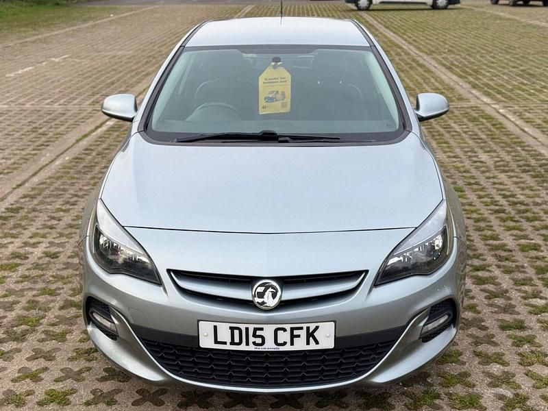 Used Vauxhall Astra Edition 140 HP (102 kW) 2015 Silver Hatchback