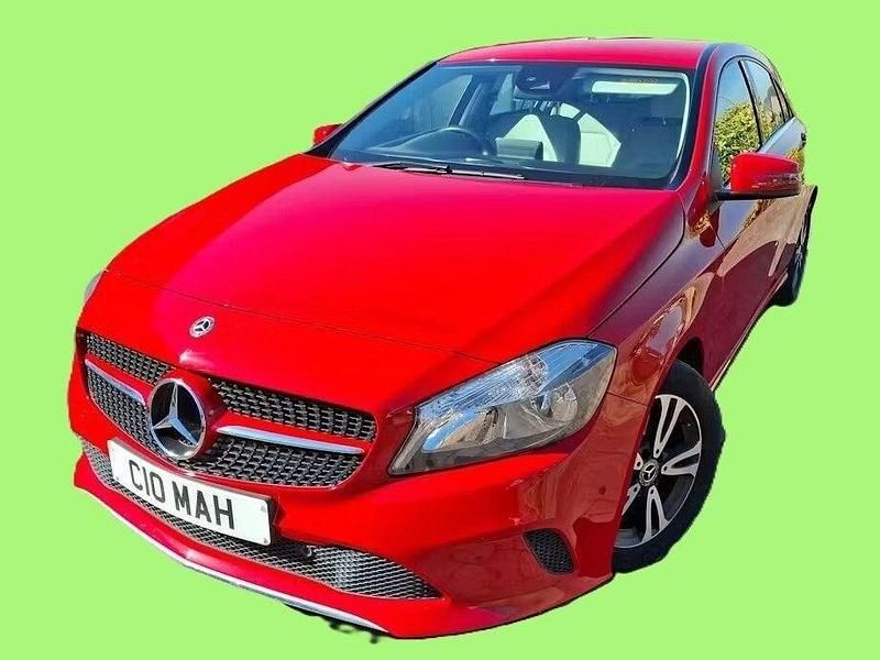 Used Mercedes A180 Executive 122 HP (89 kW) 2017 Red Hatchback