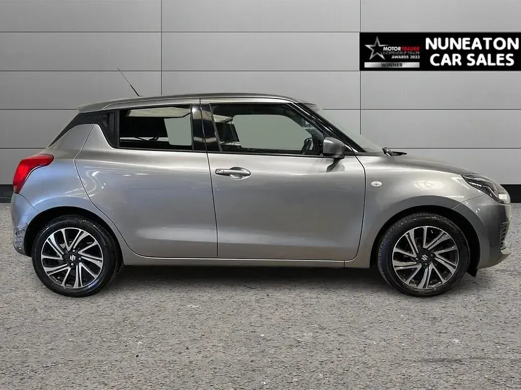 Usado Suzuki Swift SZ-L 83 CV (61 kW) 2021 Plateado Utilitario