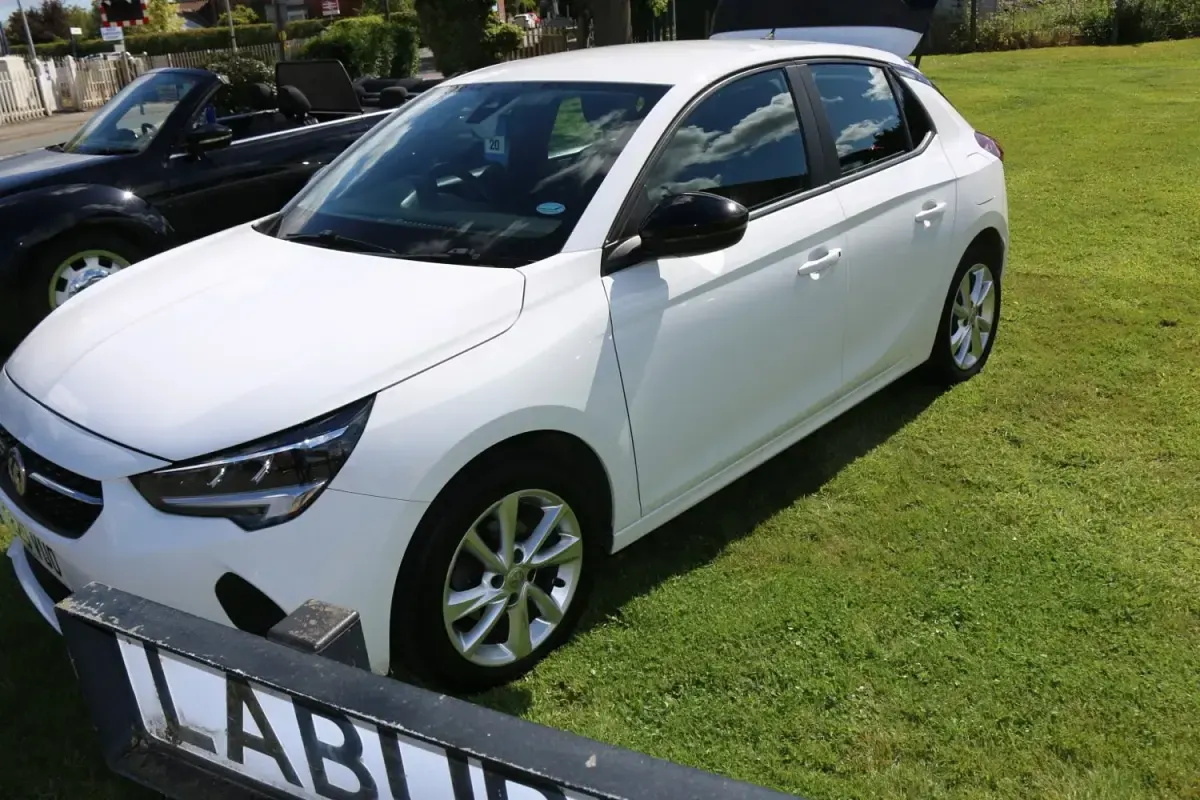 Second-hand Vauxhall Corsa 75 CP (55 kW) 2020 Alb Hatchback
