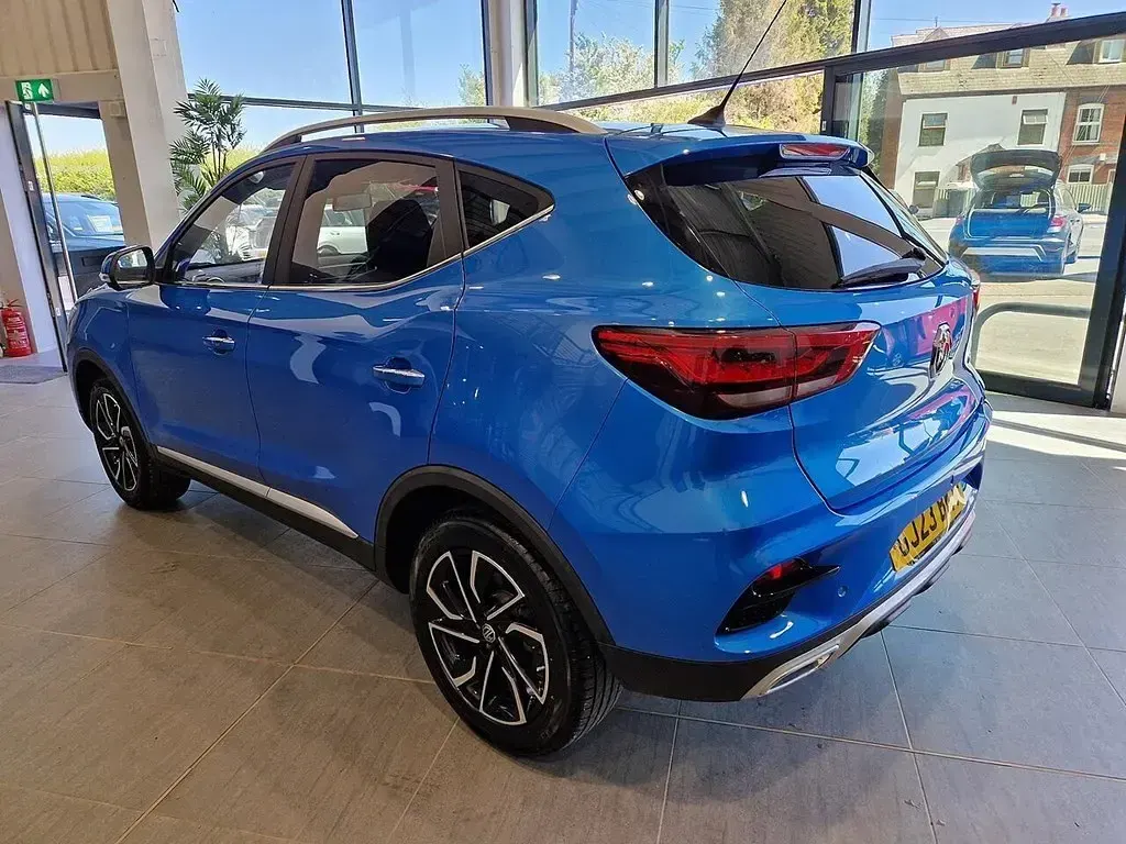 Usado MG ZS 111 HP (81 kW) 2023 Azul SUV