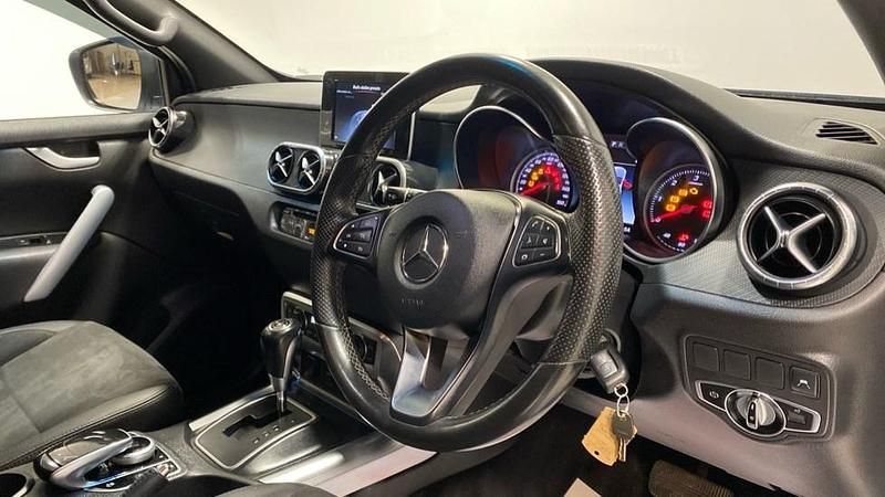 Używany Mercedes X250 Progressive 2020 Srebrny Pickup