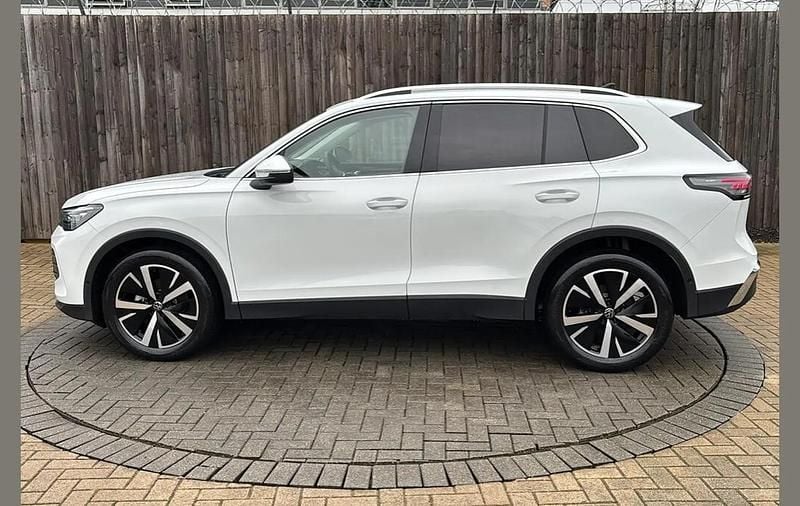 New VW Tiguan Elegance 147 HP (108 kW) 2025 White SUV