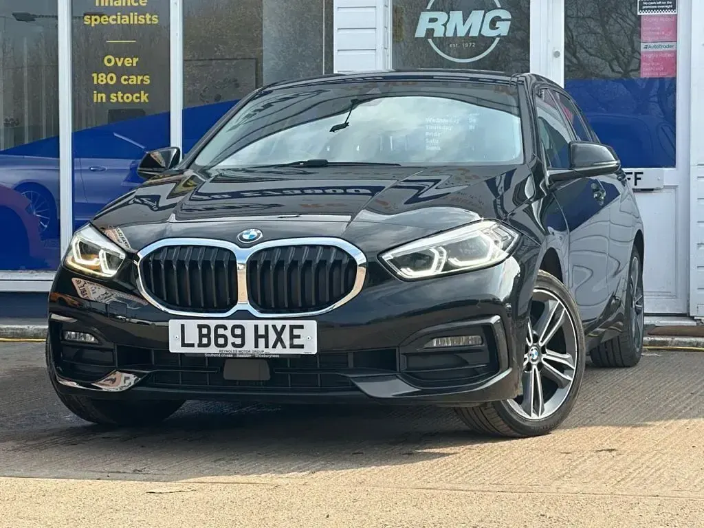 Used BMW 118 Sport Line 150 HP (110 kW) 2019 Black Hatchback