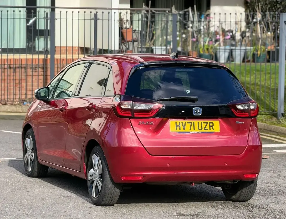 Used Honda Jazz Hybrid 109 HP (80 kW) 2022 Red Hatchback
