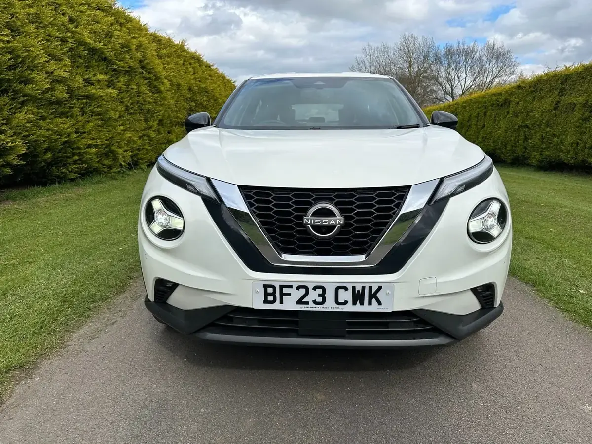 Used Nissan Juke Tekna 2023 White SUV