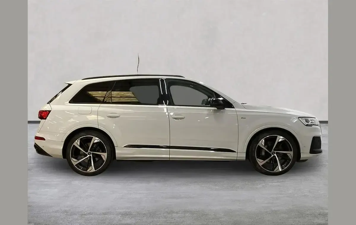Used Audi Q7 Black Edition 286 HP (210 kW) 2023 White SUV