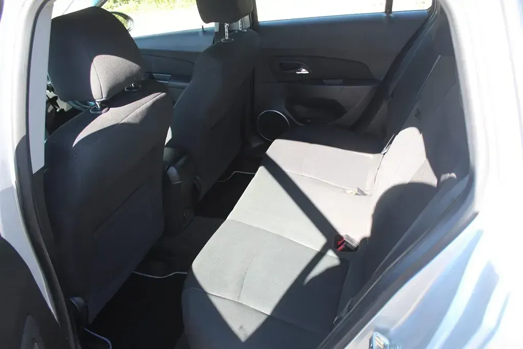 Used Chevrolet Cruze LT 2013 Silver Estate