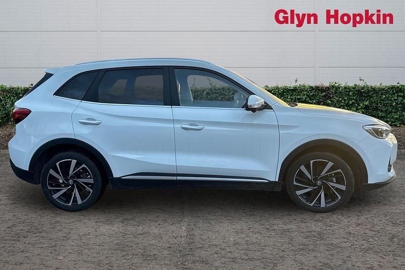 Used MG ZS Trophy 2025 White Hatchback