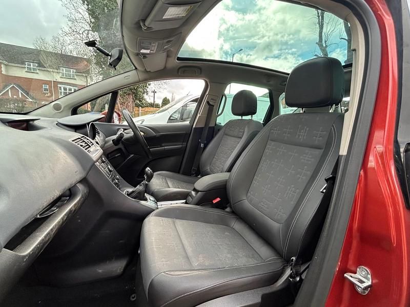 Used Vauxhall Meriva 2013 Orange MPV
