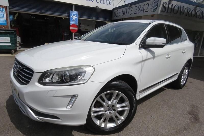 White Used 2015 Volvo XC60 SE Lux SUV | £11,689 (Fair price) - Image 1/1