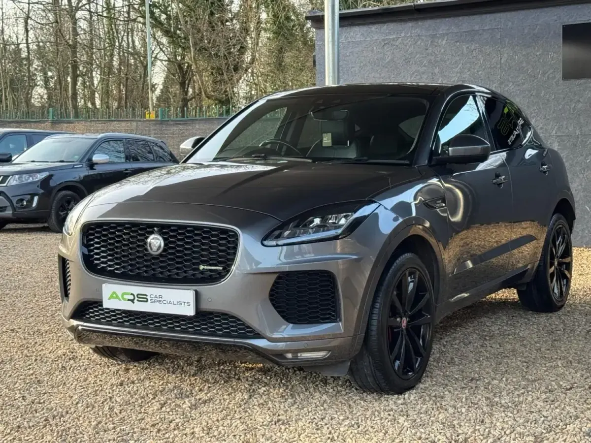 Begagnad Jaguar E-Pace R-Dynamic 249 HK (183 kW) 2018 Grå SUV