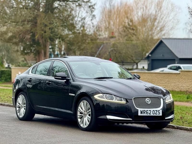 Second-hand Jaguar XF Portfolio 200 CP (147 kW) 2012 Negru Berlinǎ