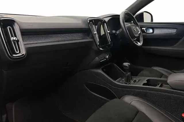 Used Volvo XC40 R-Design 161 HP (118 kW) 2021 Grey SUV