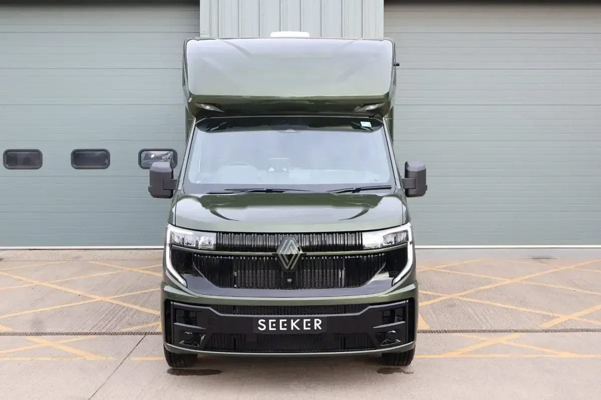 New Renault Master Extreme 2026 White MPV