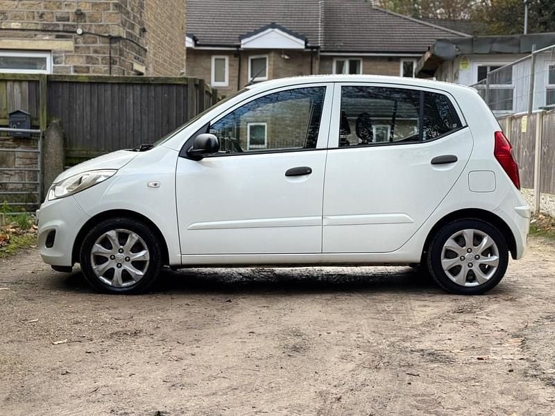 Used Hyundai i10 Classic 2013 White Hatchback
