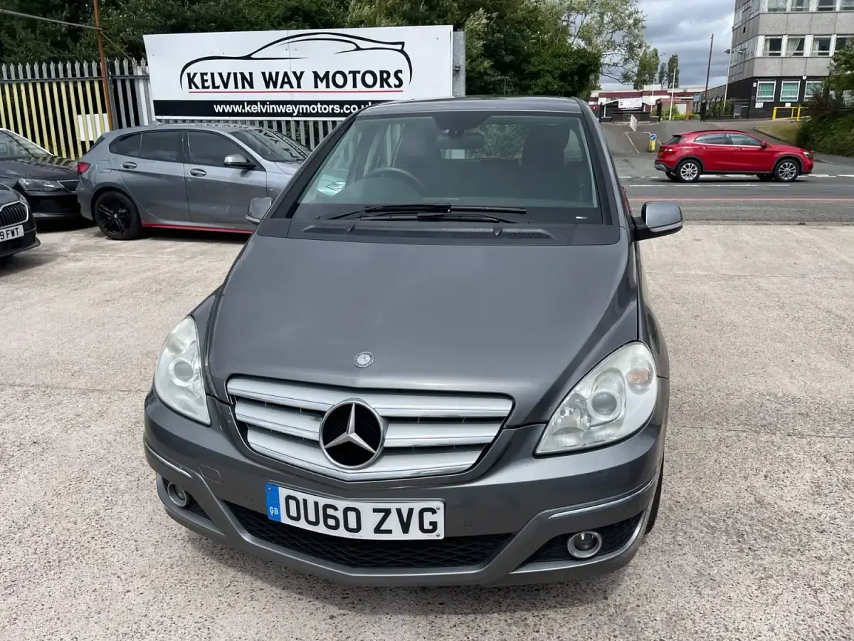 Begagnad Mercedes B180 SE 2010 Grå Minibuss