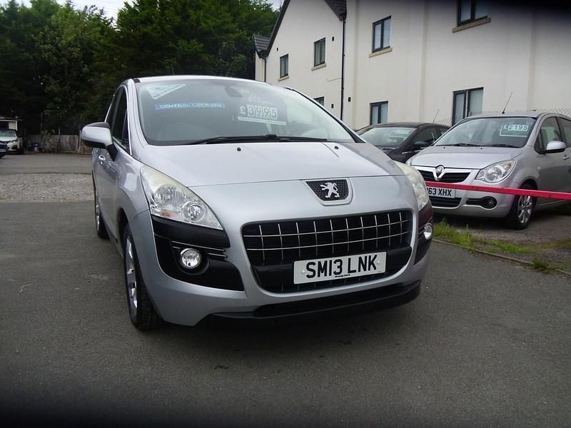 Silver Used 2013 Peugeot 3008 Active Hatchback | £2,995 (Good price) - Image 1/4