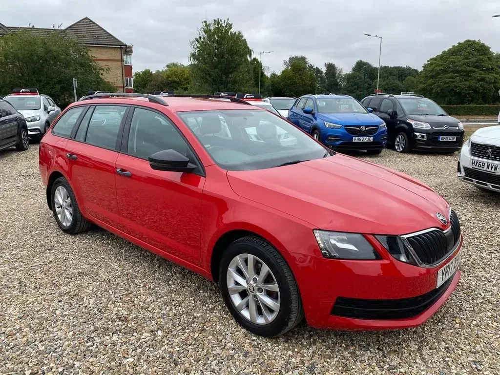 Used Skoda Octavia 115 HP (84 kW) 2017 Red Estate