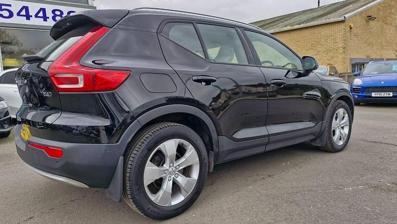 Used Volvo XC40 Momentum 2018 Black SUV