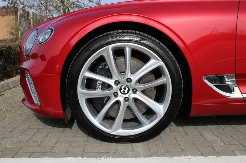 Używany Bentley Continental 2018 Czerwony Coupe