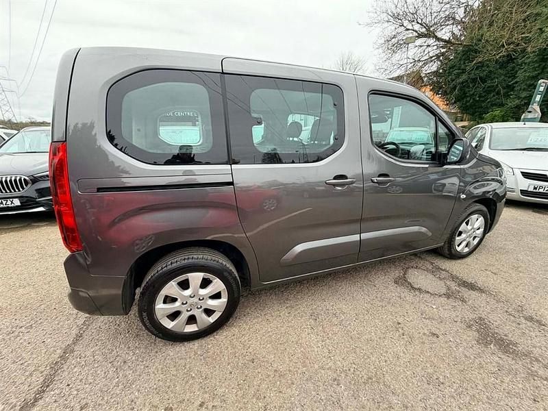 Used Vauxhall Combo S 100 HP (73 kW) 2019 Grey MPV